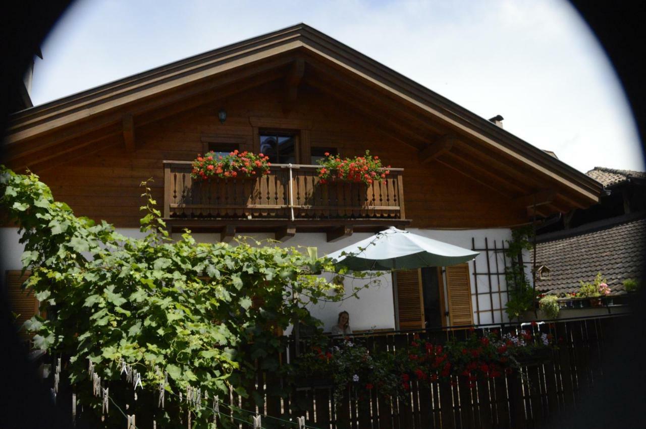 Hof Am Brunnen Apartment Cornaiano Exterior photo